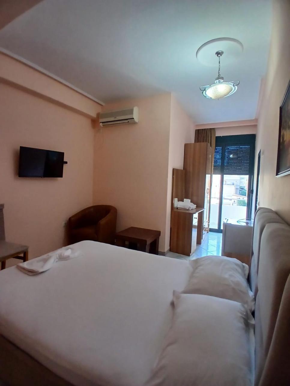 Hotel Rossi Vlorë Extérieur photo